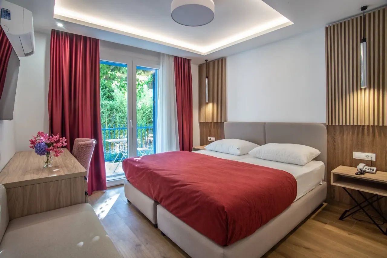 Hotel Slovenska Plaža — view 2