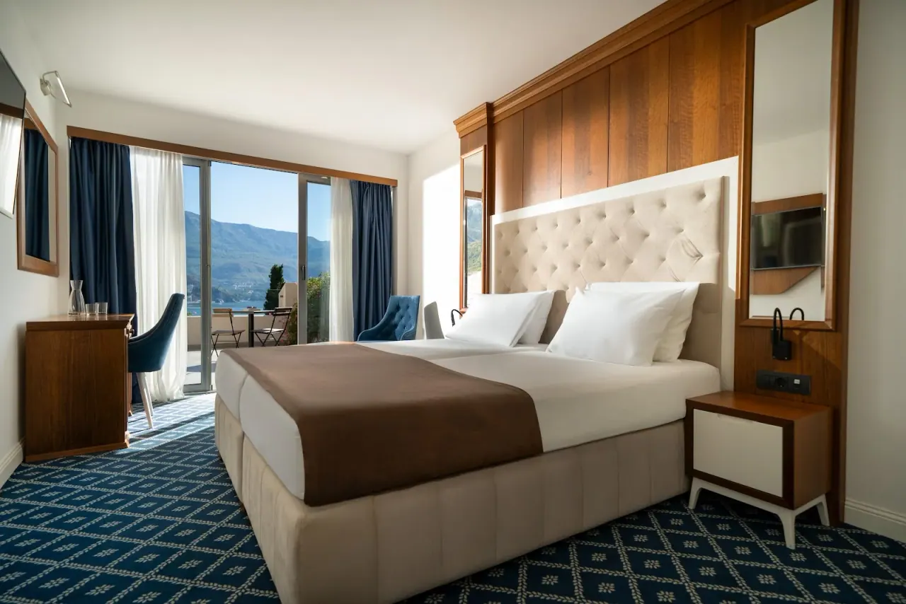 Iberostar Waves Bellevue — view 3